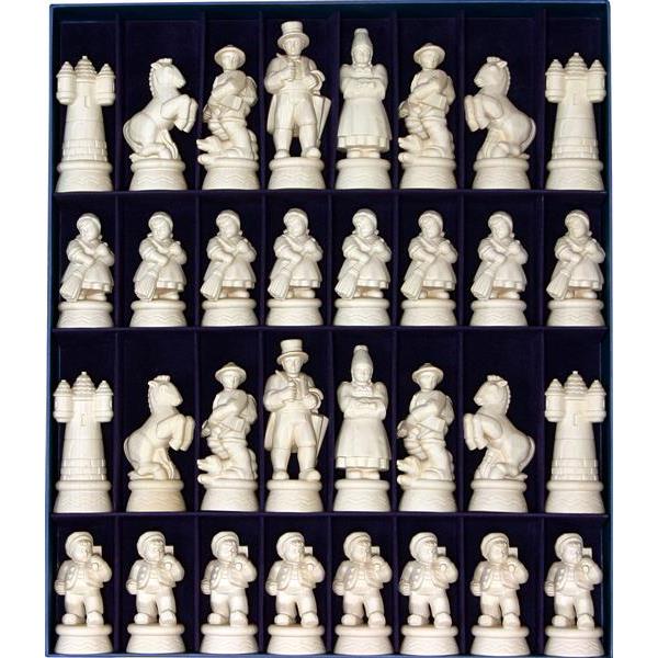 Gardena wood-carved chess set with box - natural Wood carving in natural wood, without any surface treatment